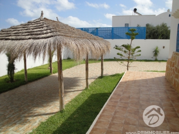 L 70 -                            بيع
                           Villa avec piscine Djerba